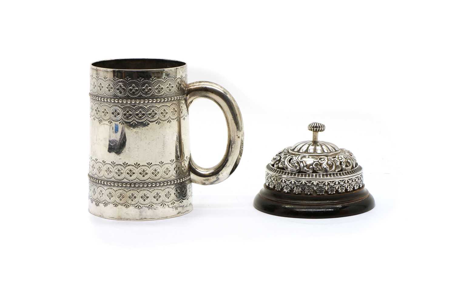 Lot 32 - A Victorian silver mug