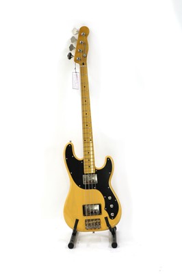 Lot 292 - A Fender Modern Player Telecaster bass guitar