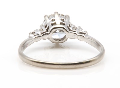 Lot 374 - A single stone diamond ring
