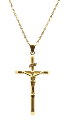 Lot 252 - A gold crucifix pendant