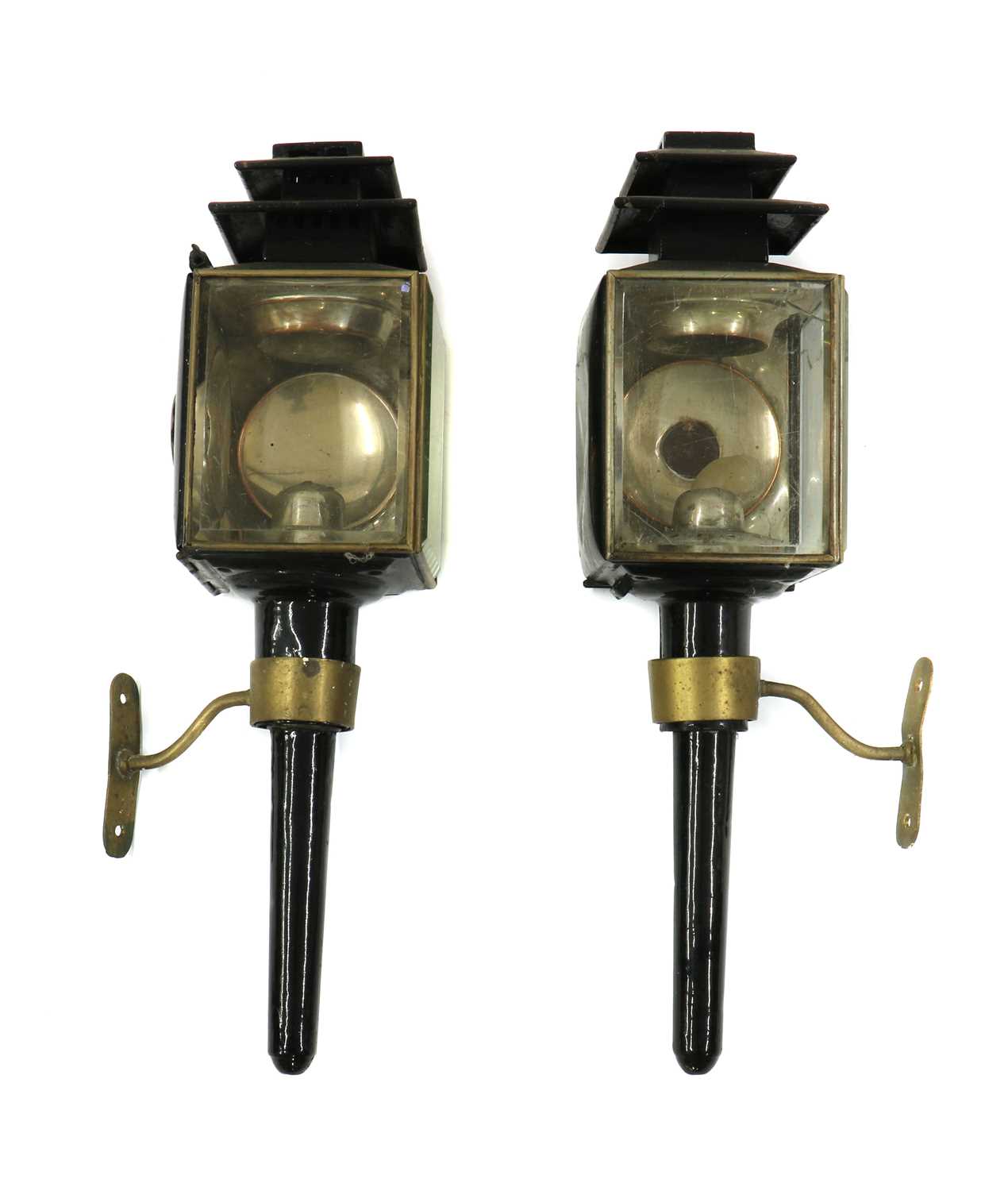 Lot 160 - A pair of Victorian carriage lights