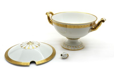 Lot 226 - A Rosenthal porcelain 'Aida' pattern dinner service