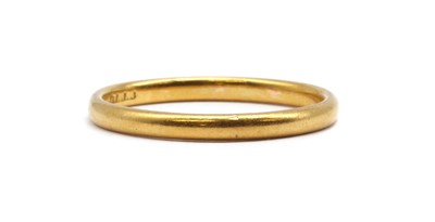 Lot 90 - A 22ct gold wedding ring