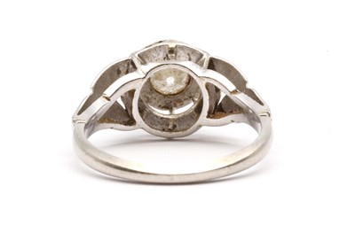 Lot 118 - A platinum single stone diamond ring