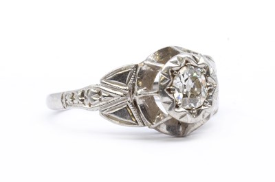 Lot 118 - A platinum single stone diamond ring