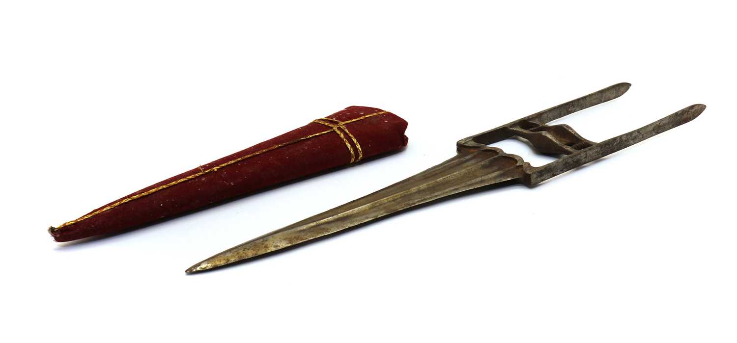 Lot 133 - An Indian steel push dagger or Katar