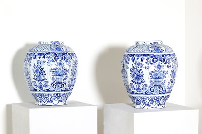 Lot 55 - Two pairs of delftware blue and white vases
