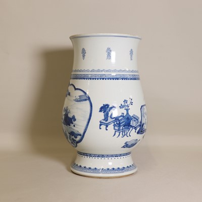 Lot 313 - A Chinese blue and white vase