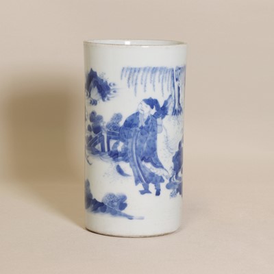 Lot 292 - A Chinese blue and white brush pot