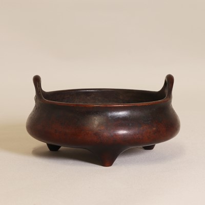Lot 332 - A Chinese bronze censer