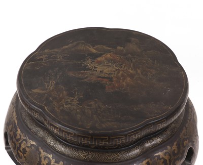 Lot 162 - A Chinese gilt-lacquered vase stand