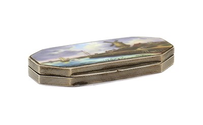 Lot 17 - A continental enamelled sterling silver pillbox
