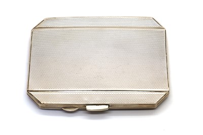 Lot 26 - An Art Deco guilloche enamelled cigarette case