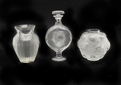 Lot 256 - A Lalique glass vase