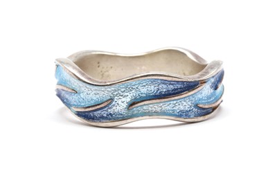 Lot 63 - A silver enamel 'Sea Motion' ring, by Sheila Fleet