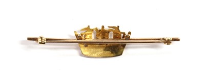Lot 51 - A gold Naval crown sweetheart brooch