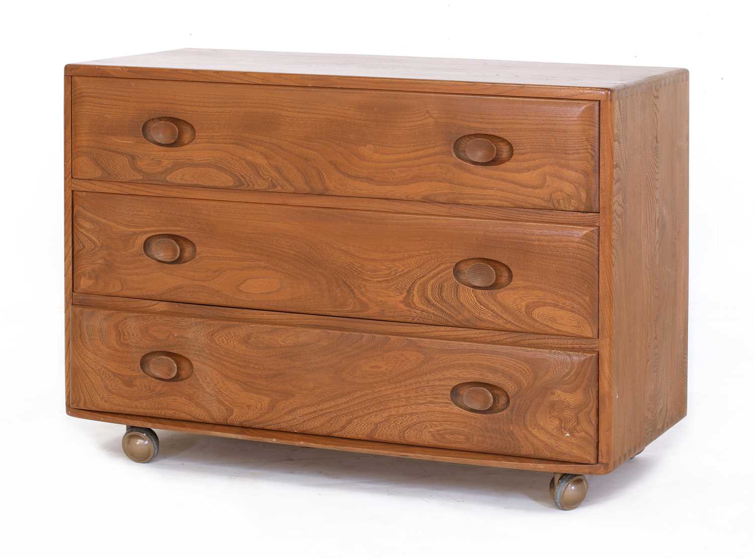 Lot 312 - An Ercol elm 'Windsor' chest of drawers