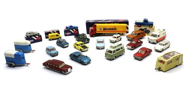 Lot 285 - A collection of eight Dinky Toys