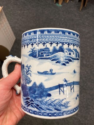 Lot 63 - A collection of Chinese export wares