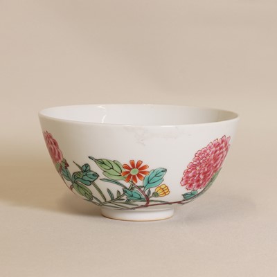 Lot 308 - A Chinese famille rose bowl