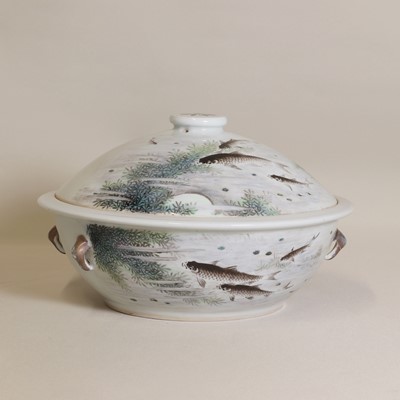 Lot 306 - A Chinese qianjiang enamelled bowl and cover