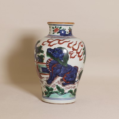 Lot 97 - A Chinese wucai vase