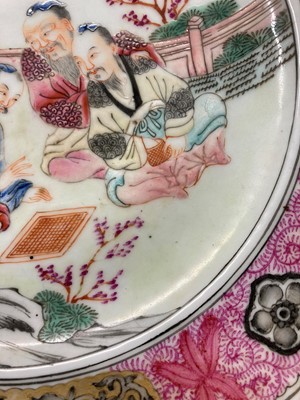 Lot 59 - A Chinese famille rose plate