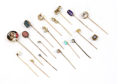 Lot 28 - A collection of stick pins