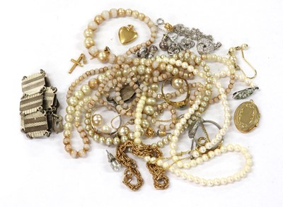 Lot 257 - A collection of gold and costume jewellery