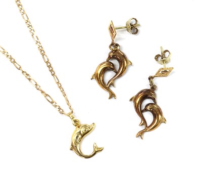 Lot 236 - A gold dolphin pendant