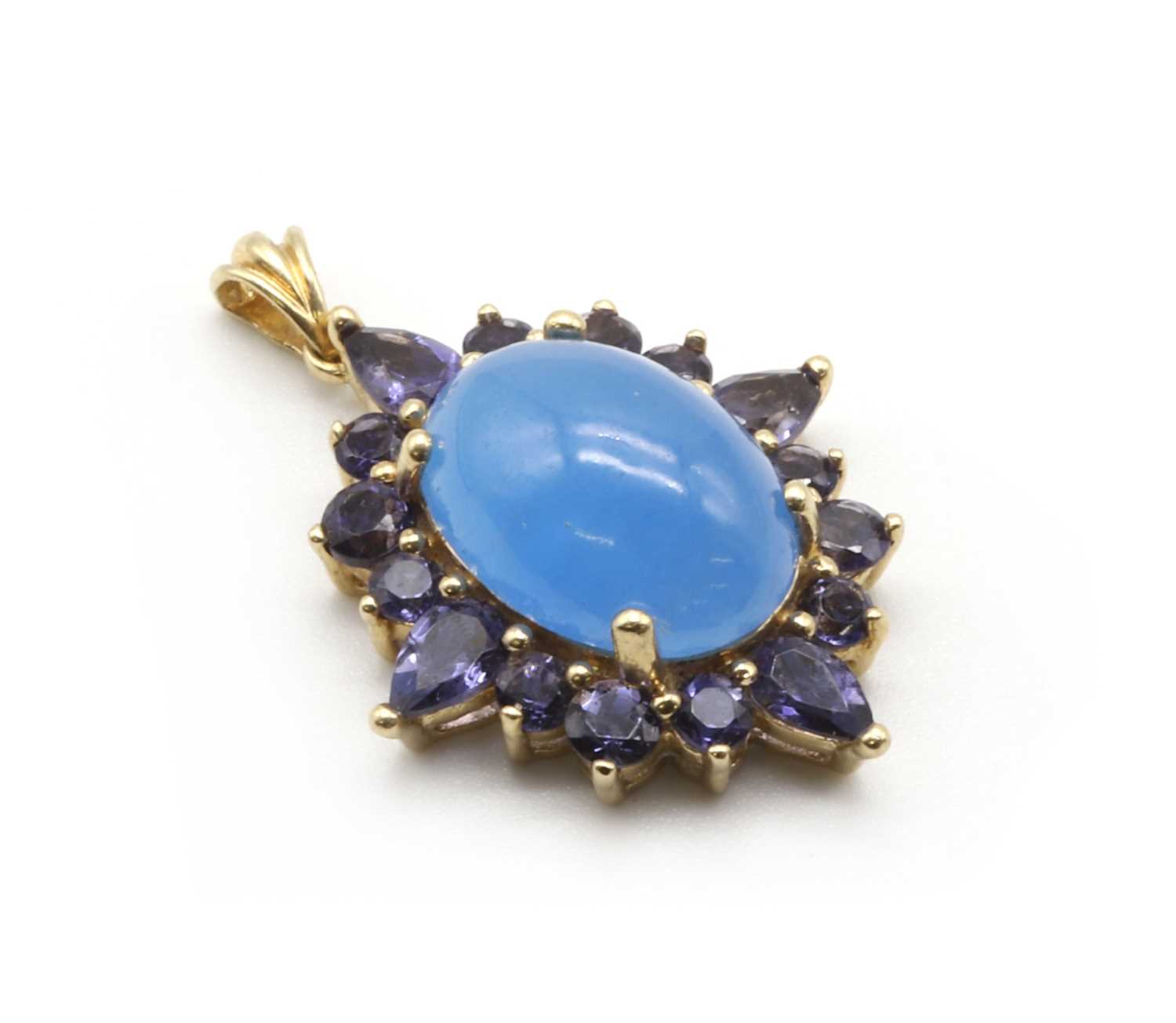 Lot 200 - A 9ct gold dyed jade and iolite cluster pendant
