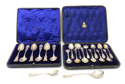Lot 24 - A cased set of Scottish silver Queen's pattern dessert spoons