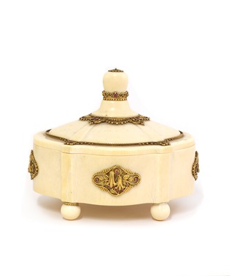 Lot 26 - A secessionist ivory casket