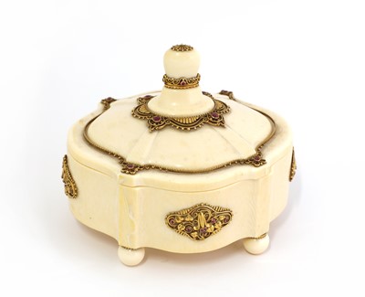 Lot 26 - A secessionist ivory casket