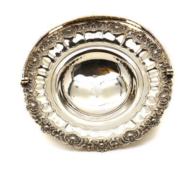 Lot 4 - An early George IV silver basket