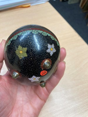Lot 85 - A group of Chinese and Japanese collectables