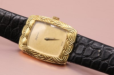 Lot 227 - A gentlemen's 18ct gold Delaneau mechanical strap watch, c.1970
