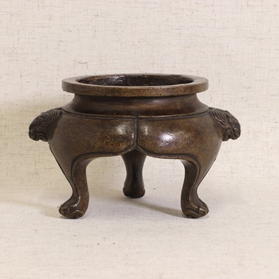 Lot 370 - A Chinese bronze censer