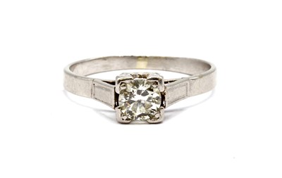 Lot 139 - A single stone diamond ring