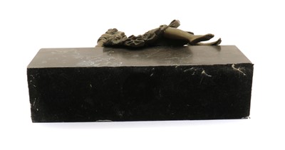 Lot 142 - A bronze figure