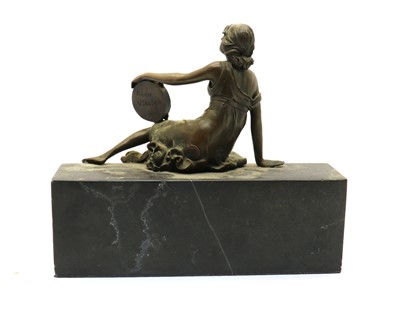Lot 142 - A bronze figure