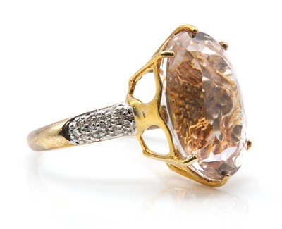 Lot 316 - A 9ct gold single stone kunzite ring