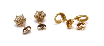 Lot 238 - A small collection of gold jewellery