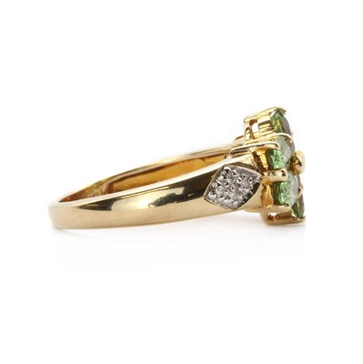 Lot 145 - A 9ct gold demantoid garnet and diamond ring
