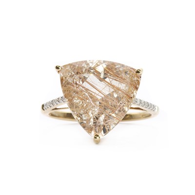 Lot 124 - A 9ct gold rutilated quartz and diamond ring