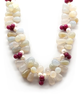 Lot 240 - A silver chalcedony and cultured freshwater pearl necklace