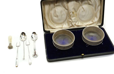 Lot 45 - An assorted collection of silver