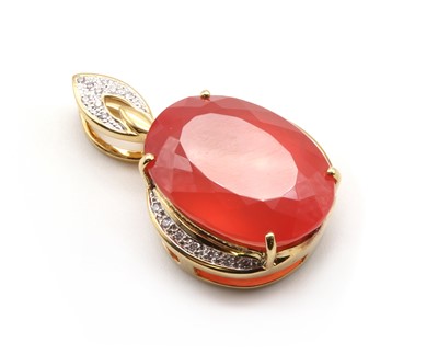 Lot 119 - An 18ct gold rhodochrosite and diamond pendant