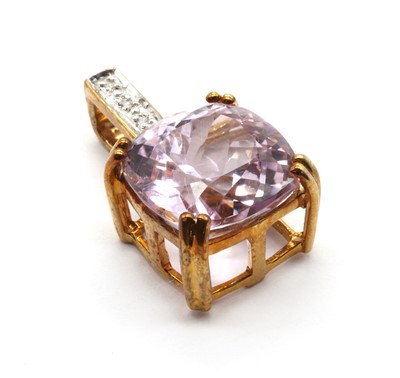 Lot 107 - A 9ct gold kunzite and diamond pendant