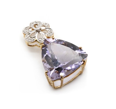 Lot 211 - A 9ct gold amethyst and diamond pendant